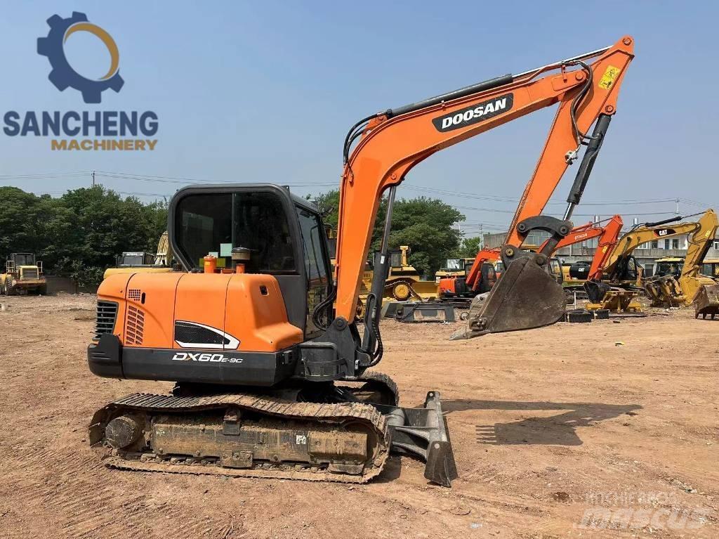 Doosan DX 60 Mini excavators < 7t