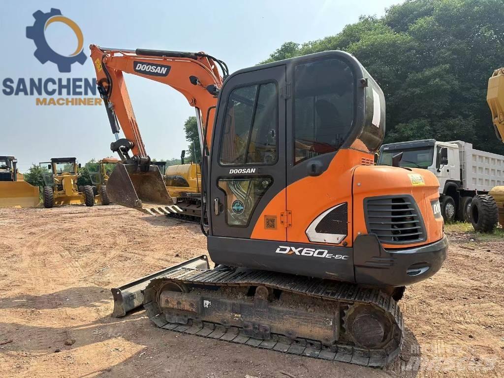 Doosan DX 60 Mini excavators < 7t