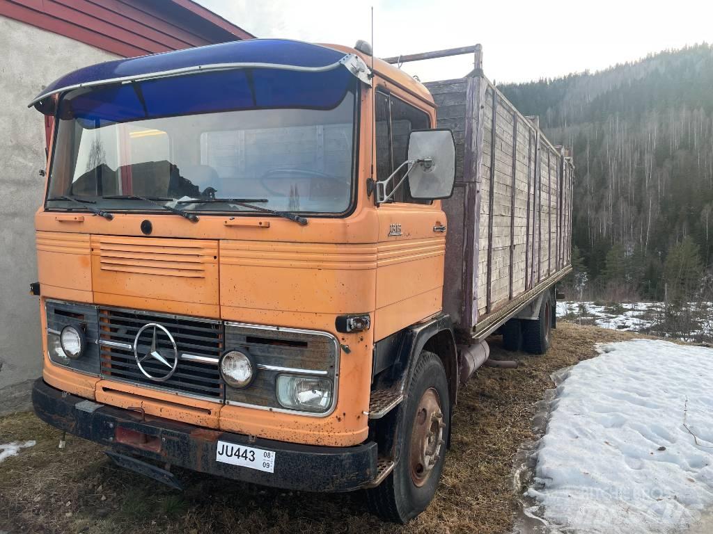 Mercedes-Benz LP1313 Livestock carrying trucks