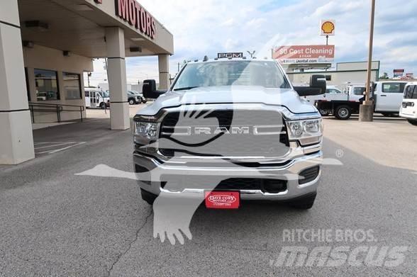 RAM 3500 HD Flatbed/Dropside trucks