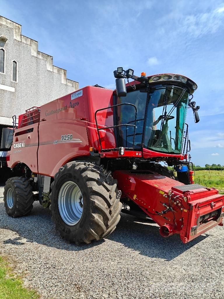 Case IH 9250 Combine harvesters