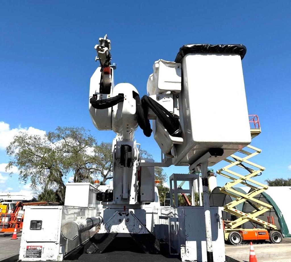International 4300 Truck mounted aerial platforms