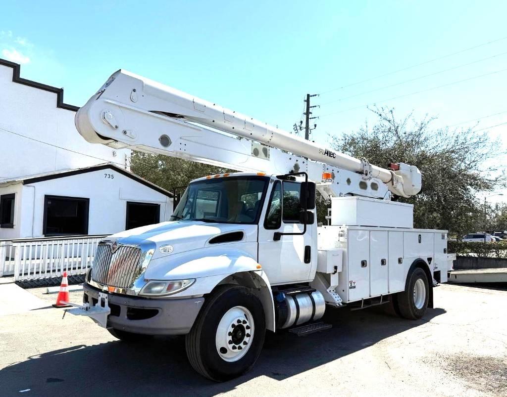 International 4300 Truck mounted aerial platforms