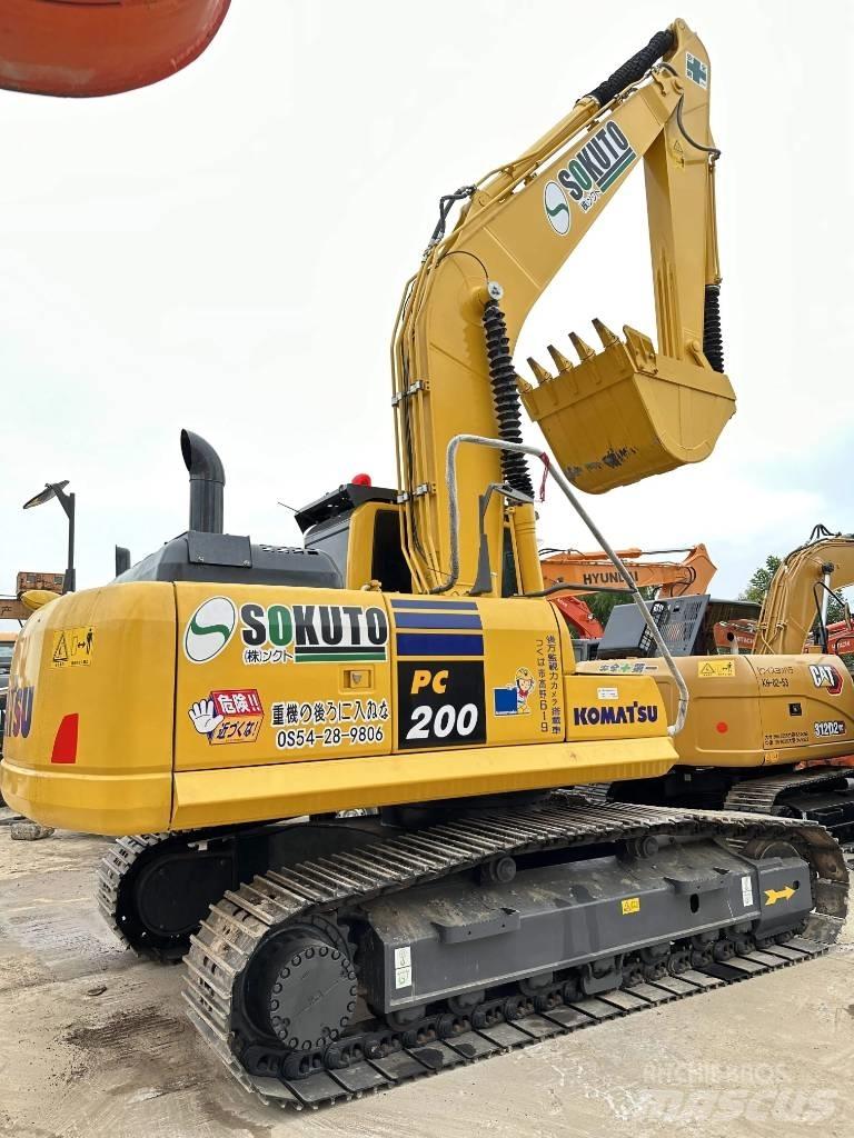 Komatsu PC 200-8 Crawler excavators