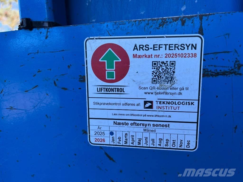 Genie GRC 12 Vertical mast lifts