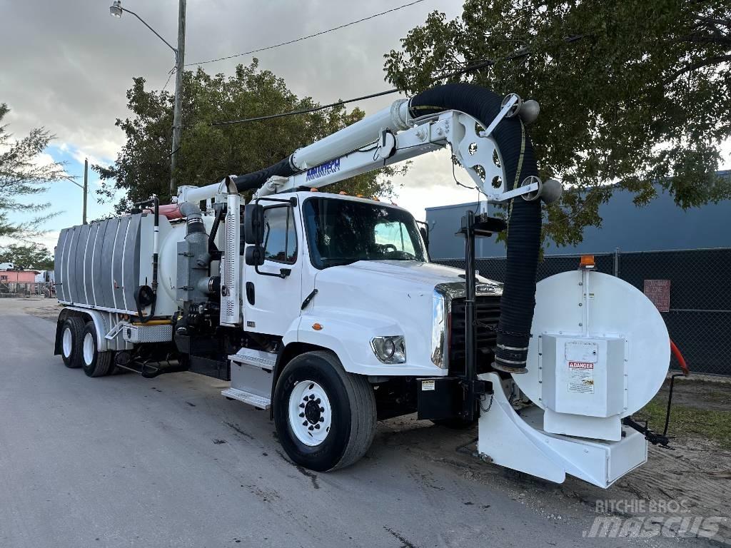 Freightliner 114SD Sewage disposal Trucks