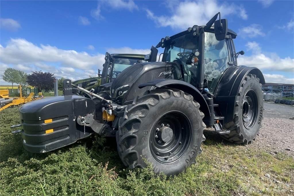 Valtra N 175 Tractors