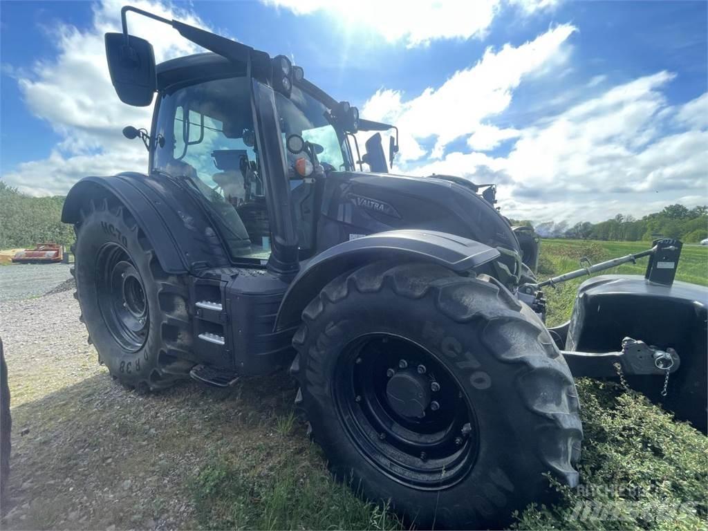 Valtra N 175 Tractors