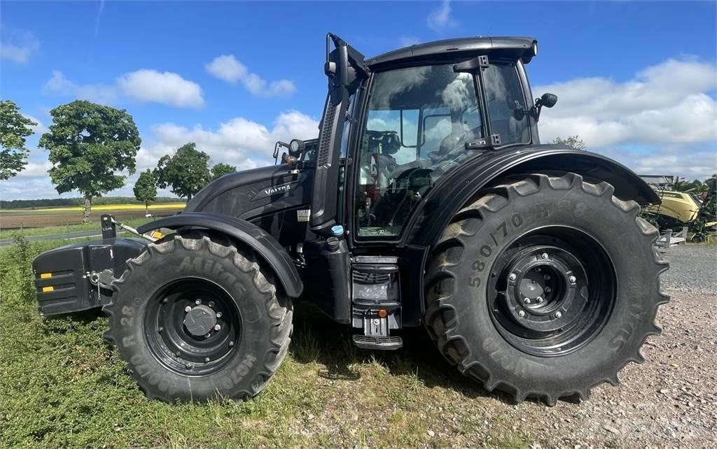 Valtra N 175 Tractors