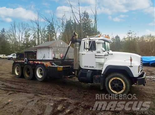 Mack RD 686 SX Demountable trucks