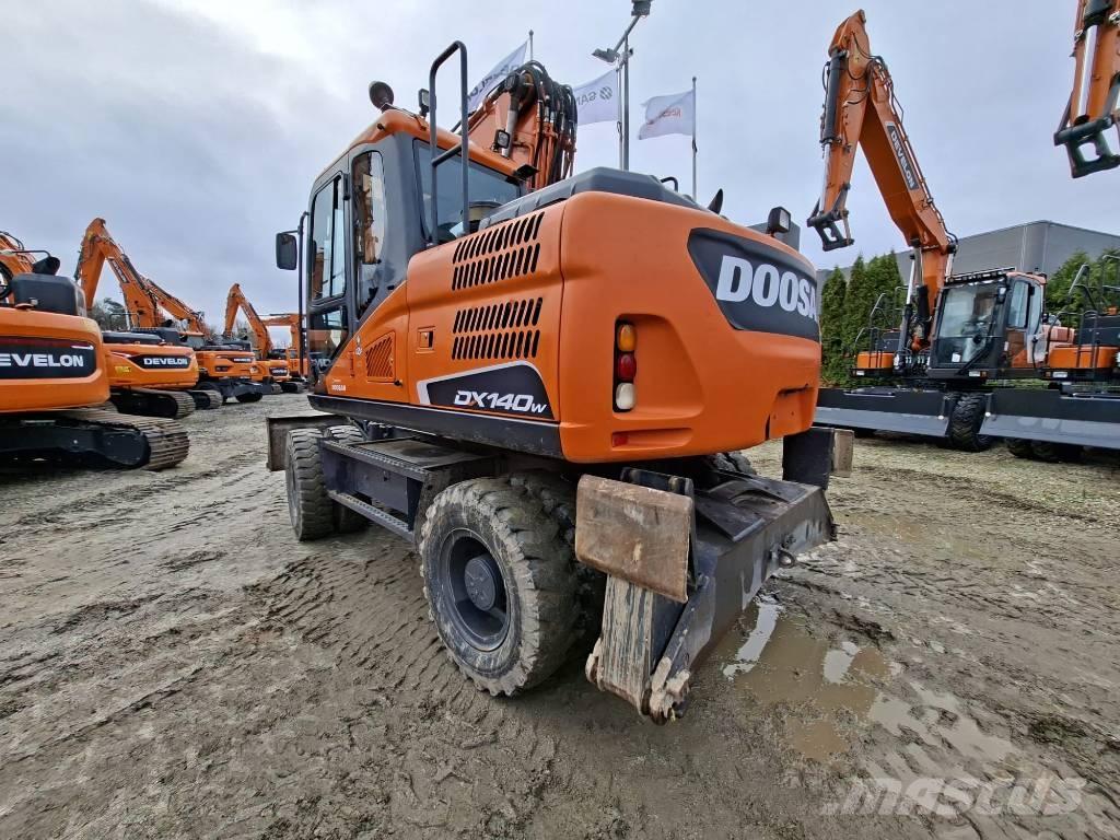 Doosan DX140W-5 Wheeled excavators