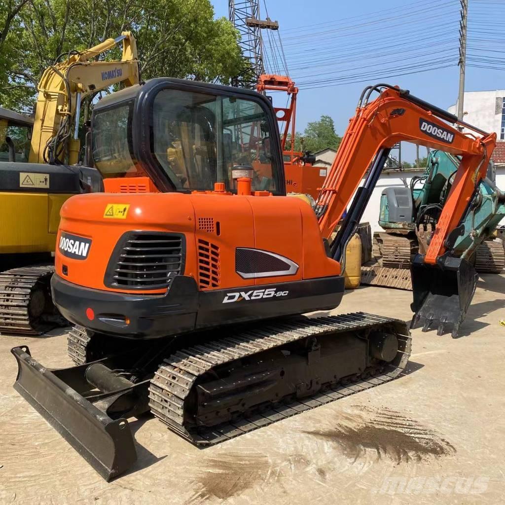 Doosan DX 55 Mini excavators < 7t