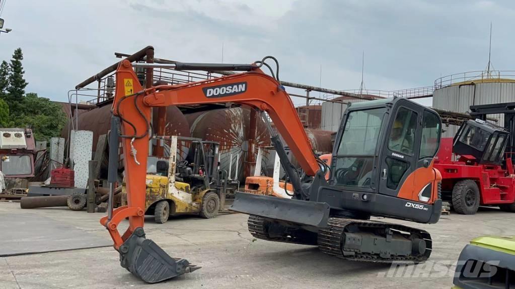 Doosan DX 55 Mini excavators < 7t