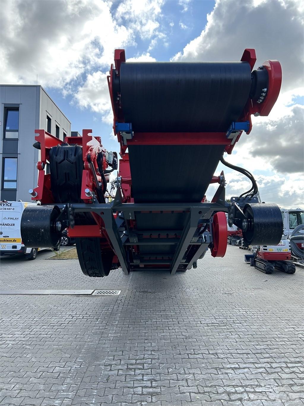 GIPO P 090 GIGA Mobile crushers