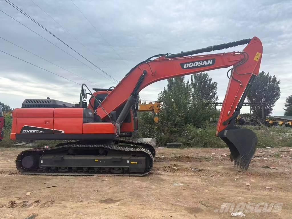 Doosan DX 225 Crawler excavators
