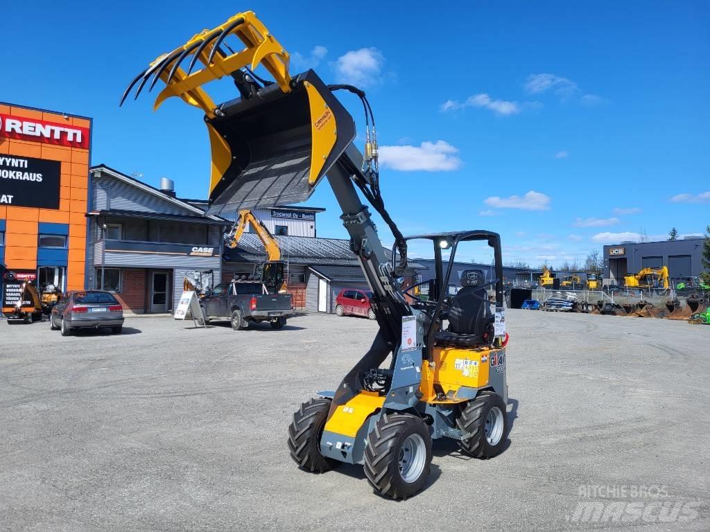 GiANT G 1200 Multi purpose loaders