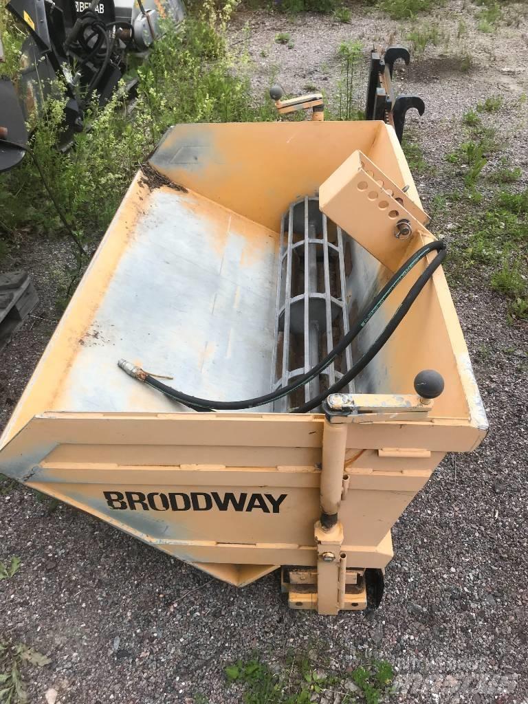 Broadway S5 Sand and salt spreaders