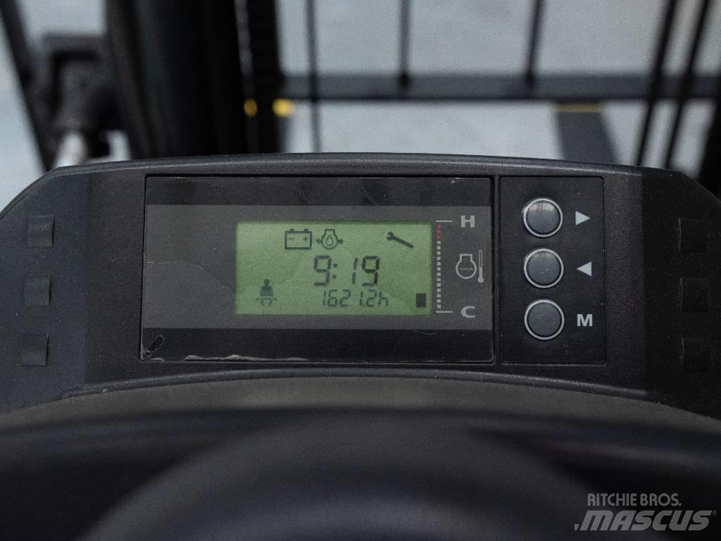 Hyster H2.5TX LPG trucks