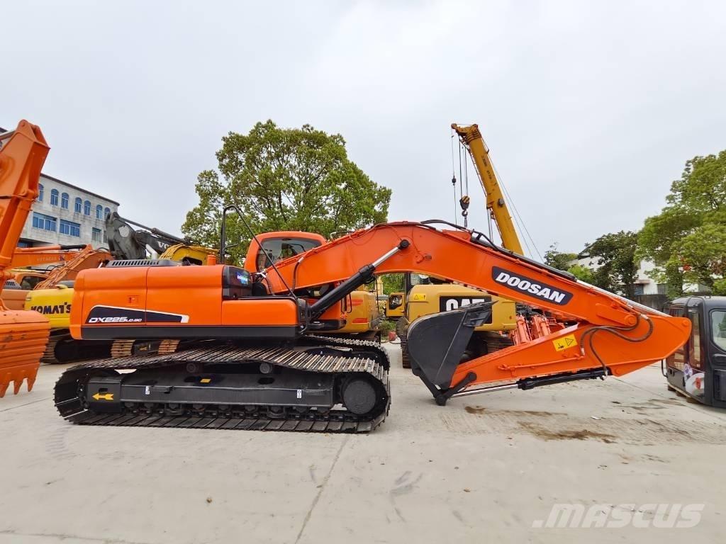 Doosan DX 225 LC Crawler excavators