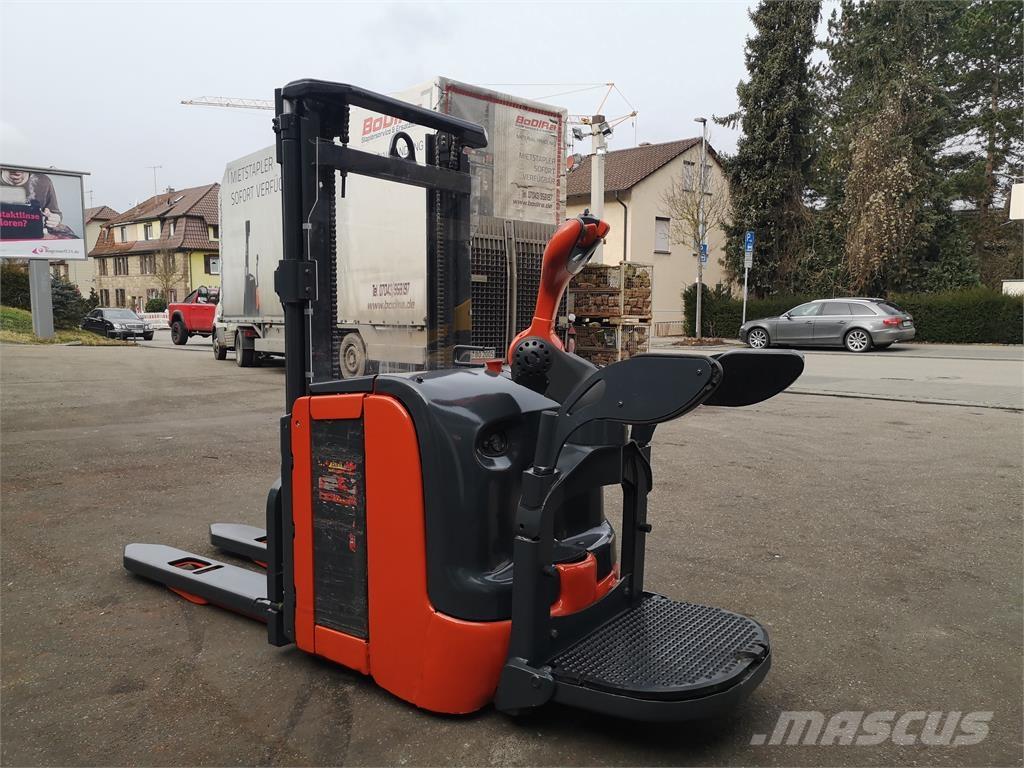 Linde L16 AP Self propelled stackers
