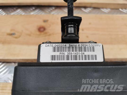 CAT 720 meter Electronics