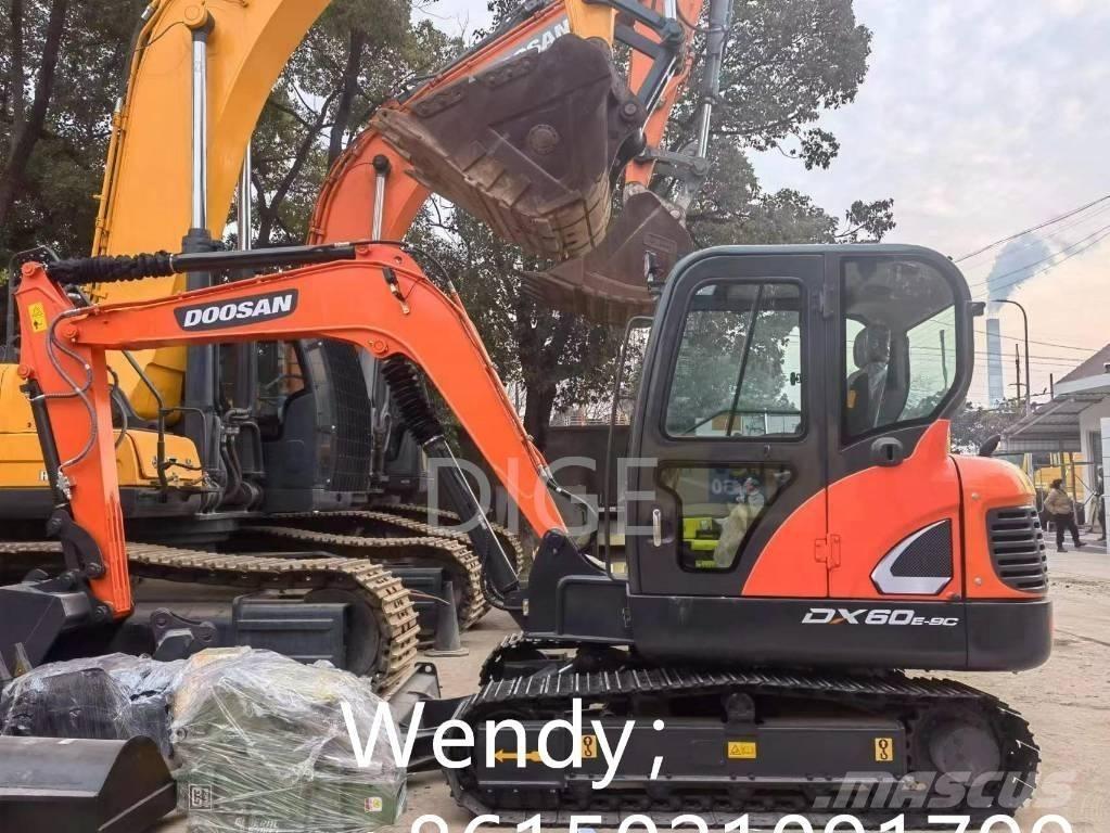 Doosan DX 60 Mini excavators < 7t