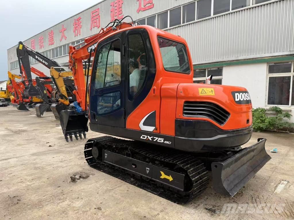 Doosan DX 75 Crawler excavators