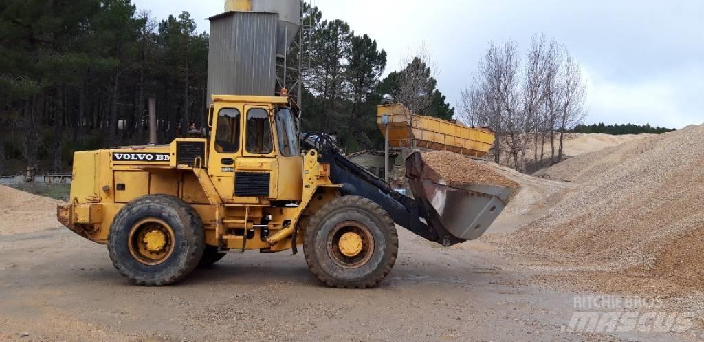  Cargadora volvo L90 Mini loaders