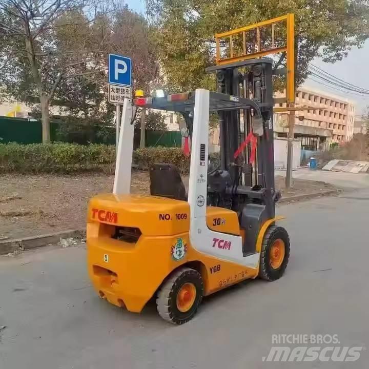 TCM 30 Reach truck