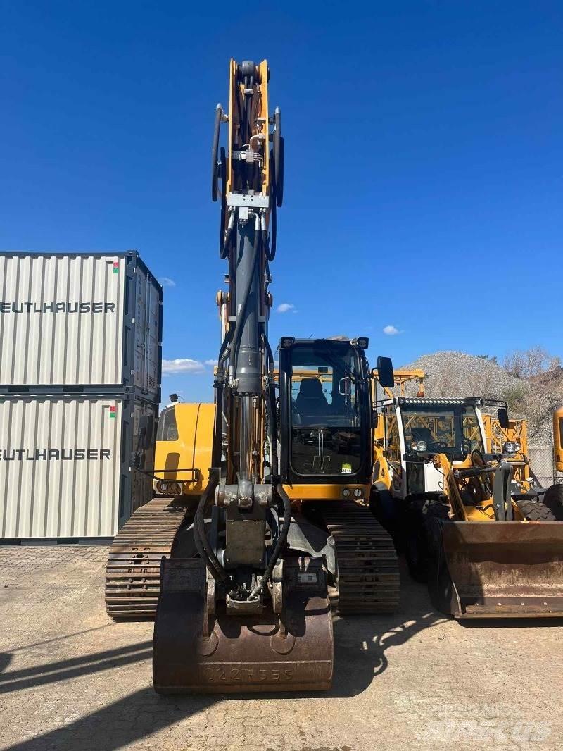 Liebherr R918 Crawler excavators