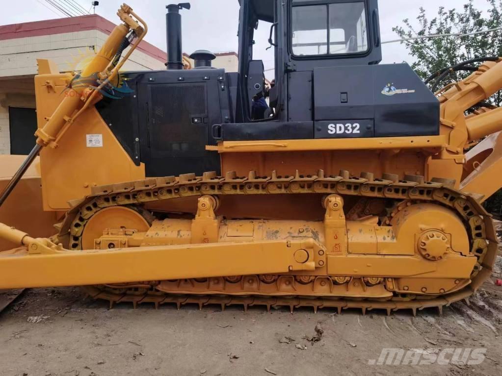 Shantui SD 32 Crawler dozers
