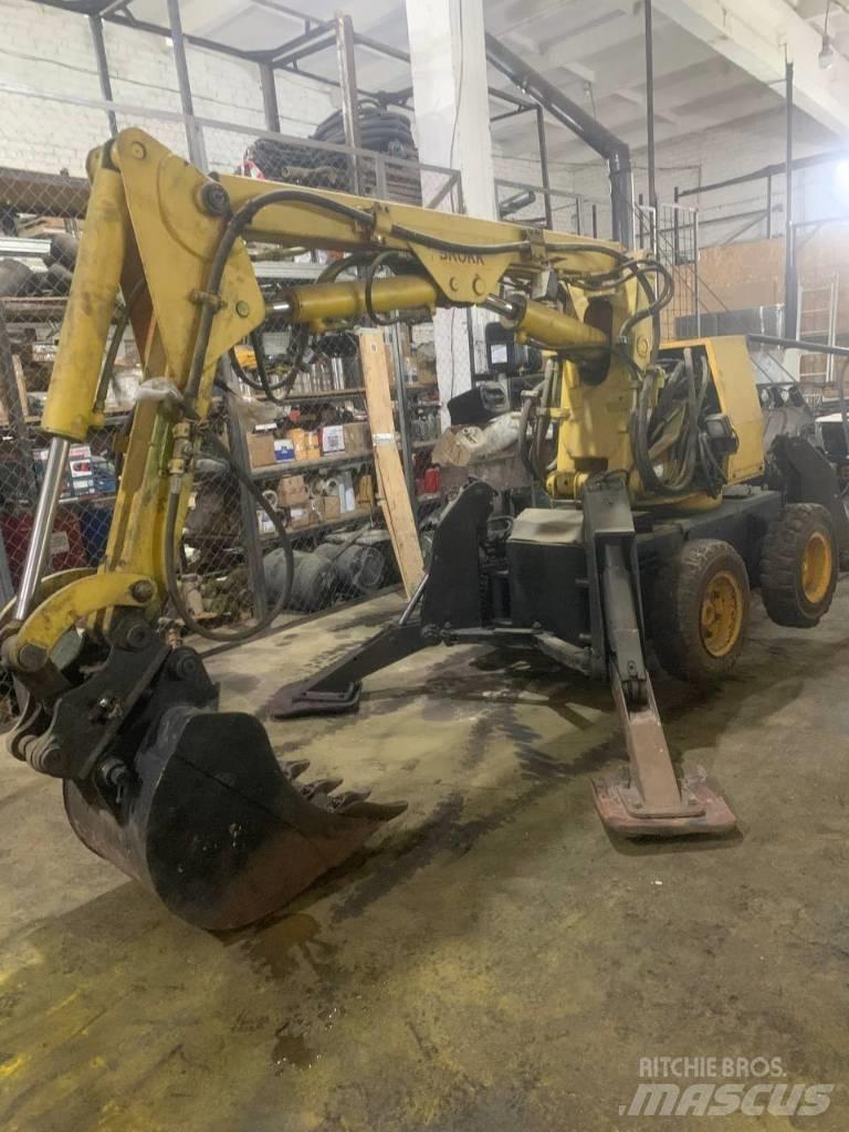 Brokk 250 Mini excavators < 7t
