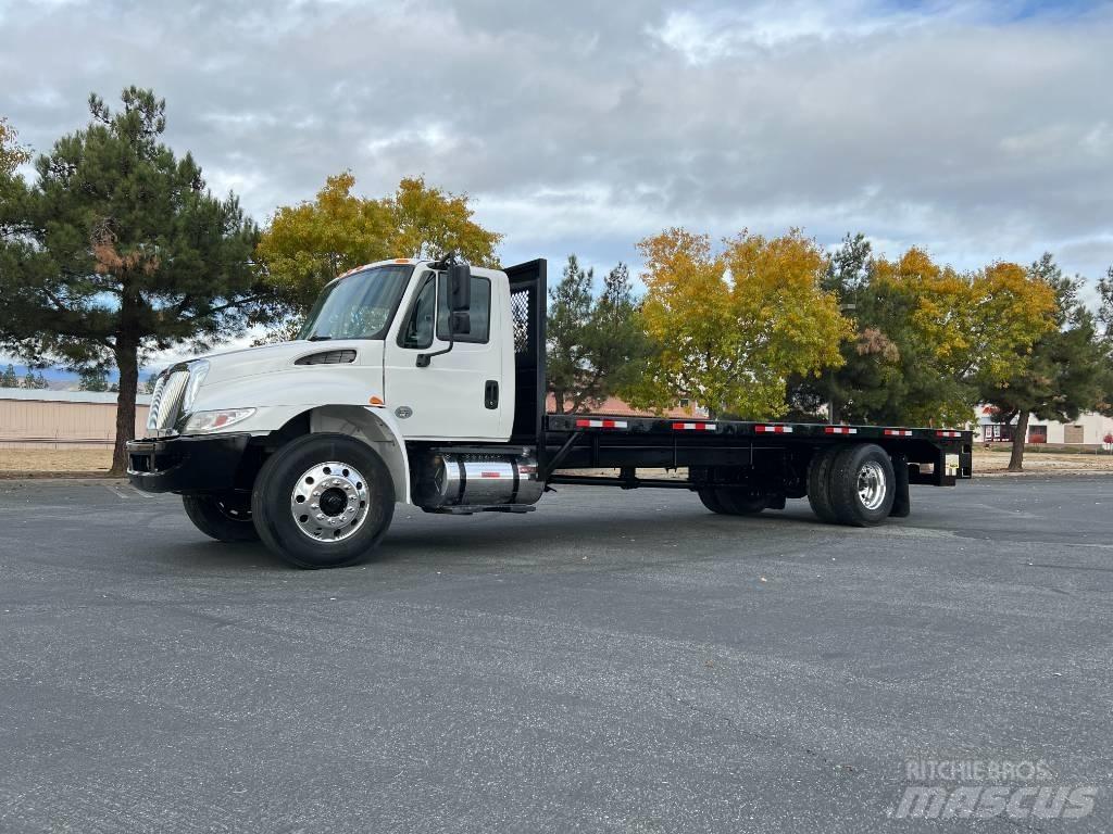 International 4300 Flatbed/Dropside trucks