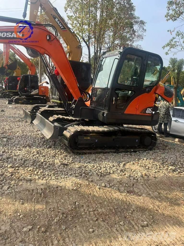 Doosan DX 60 Mini excavators < 7t