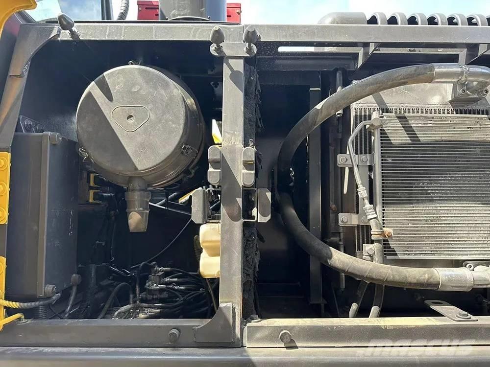 Volvo EC240D Crawler excavators