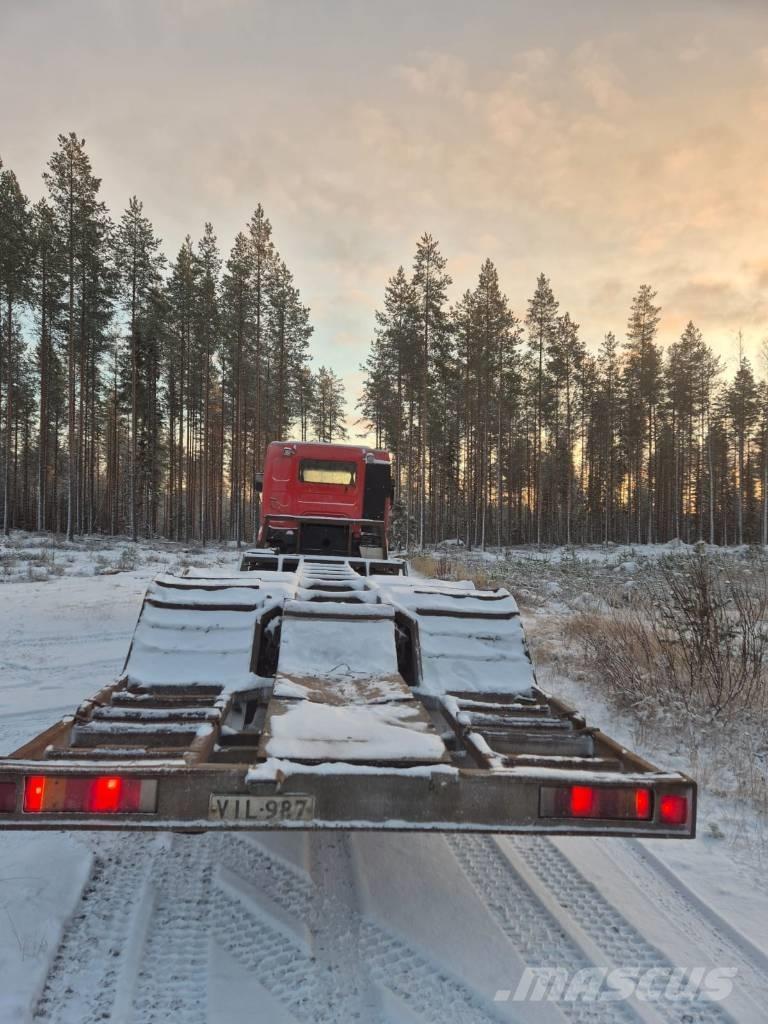 Sisu E11 Forest machine transport trucks