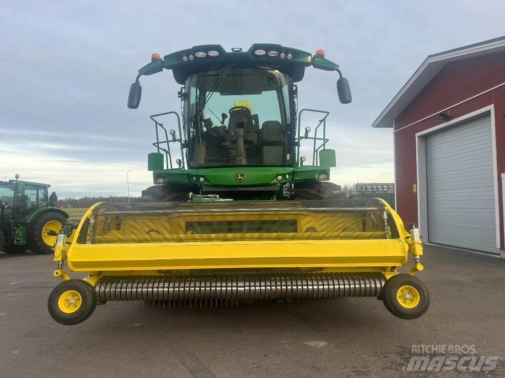John Deere 9700i Self-propelled foragers