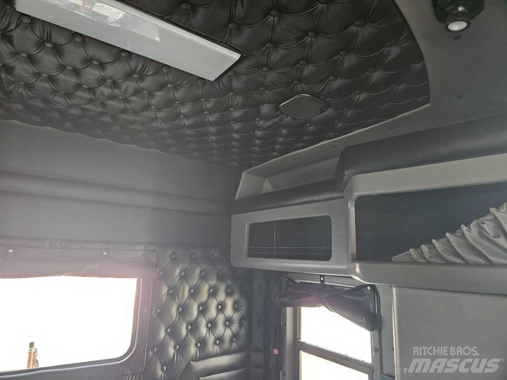 Kenworth W 900 Truck Tractor Units