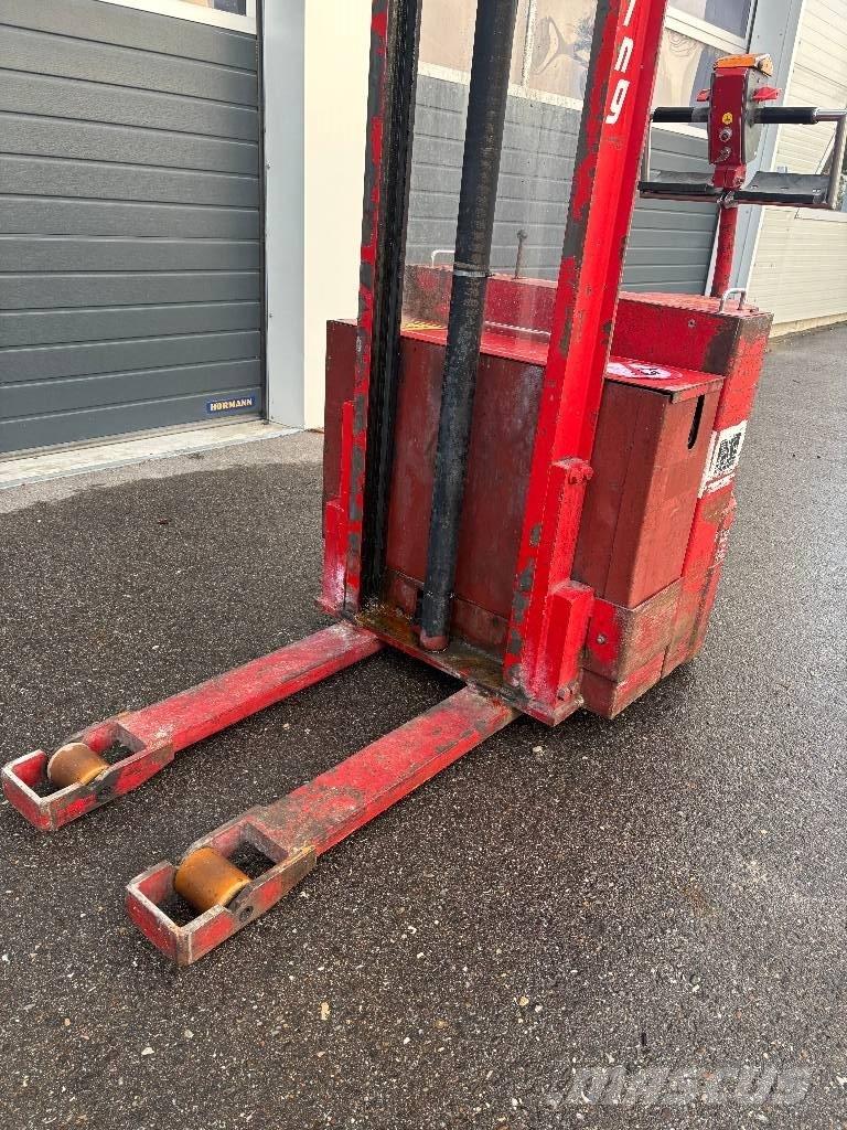 Lansing Hochhubwagen Pedestrian stacker