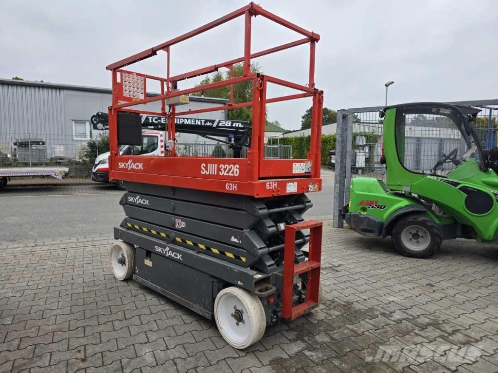 SkyJack SJ 3226 Scissor lifts