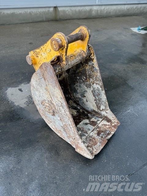 JCB 7-8 TON TLB's