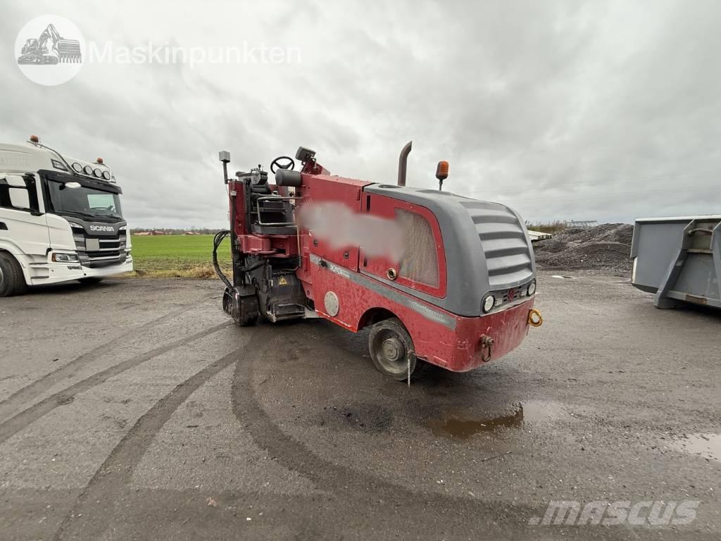 Wirtgen W 100 Asphalt cold milling machines