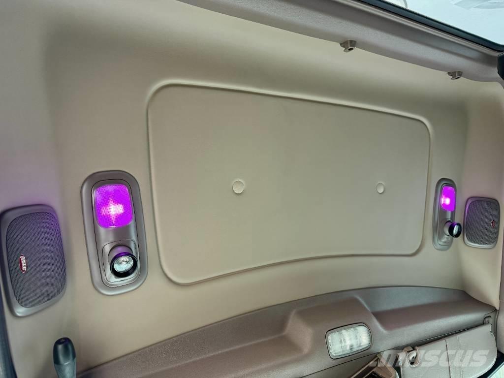 Peterbilt 389 Truck Tractor Units