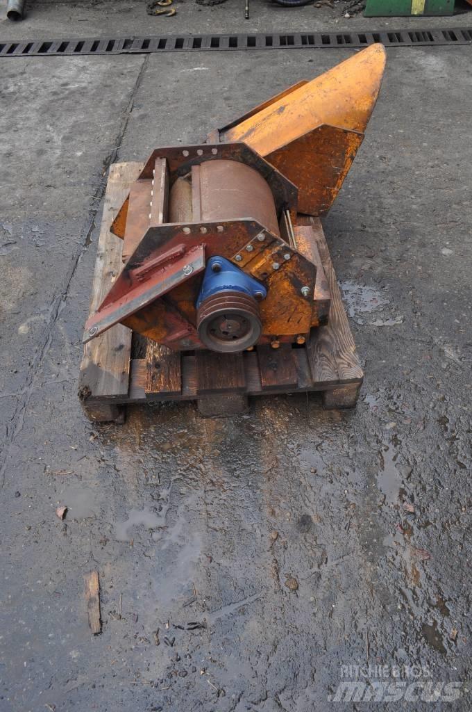  Rębak bębnowy Wood splitters, cutters, and chippers
