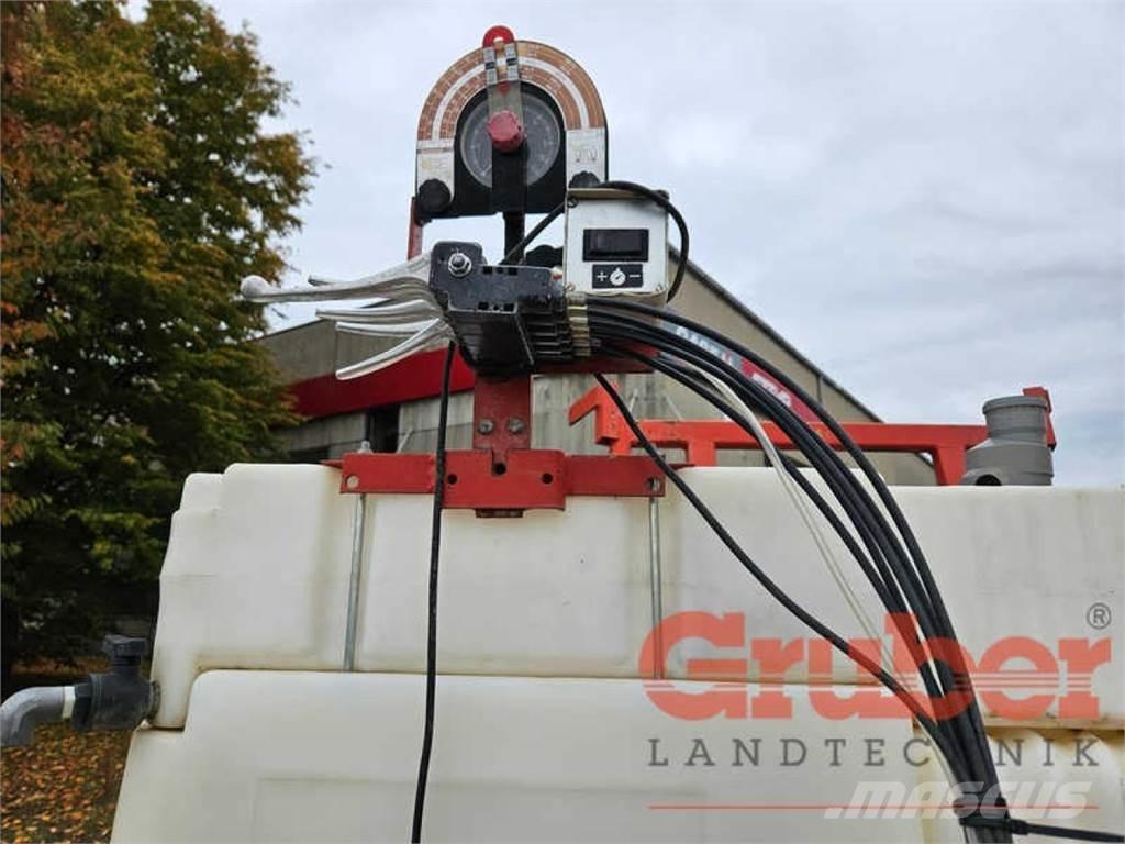 Holder IS 1000 Trailed sprayers