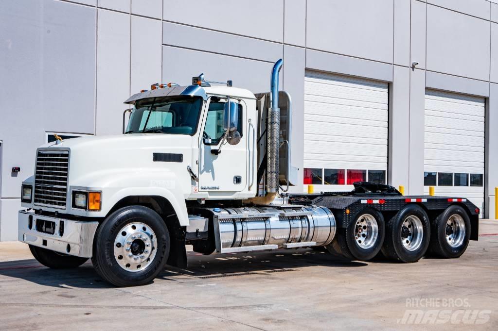 Mack CHU 613 Truck Tractor Units