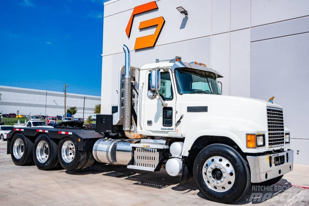 Mack CHU 613 Truck Tractor Units