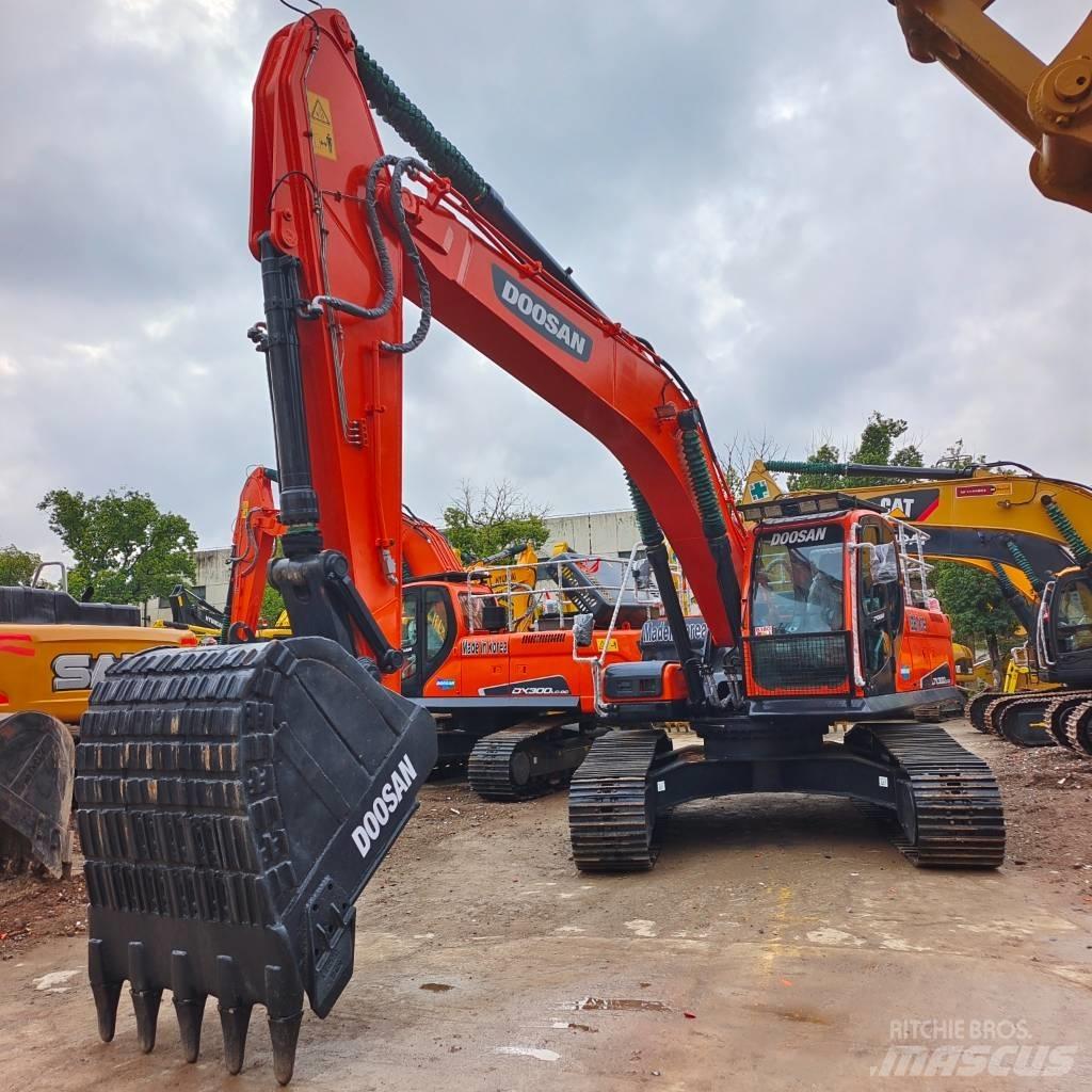 Doosan DX 300 LC Crawler excavators