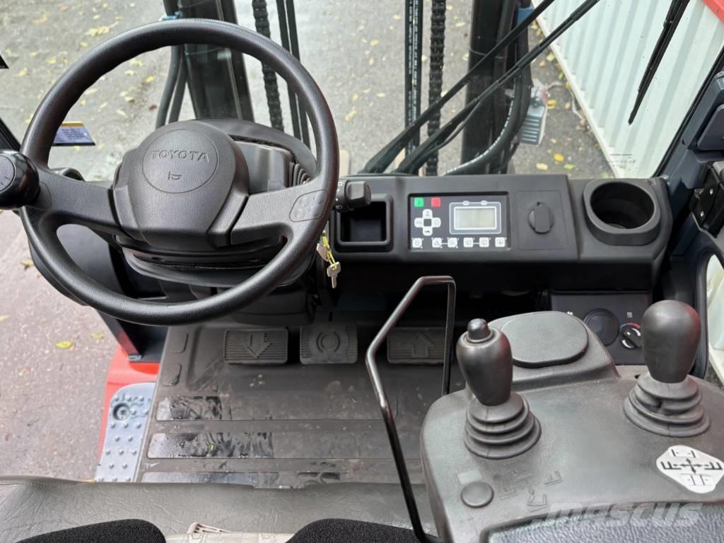 Toyota 8 FBMT 30 Electric forklift trucks