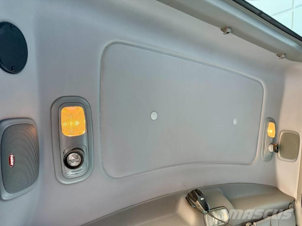 Peterbilt 389 Truck Tractor Units